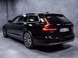 Svart Begagnad 2022 Volvo V90 Kombi | 299 000 kr (Marknadspris)
