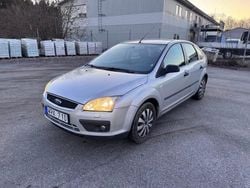 Begagnad 2005 Ford Focus Halvkombi | 13 500 kr (Marknadspris)