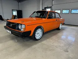 Orange Begagnad 1976 Volvo 240 Sedan | 299 000 kr