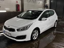 Vit Begagnad 2016 Kia Ceed Halvkombi | 80 000 kr (Bra pris)
