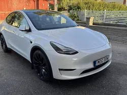 Vit Begagnad 2022 Tesla Model Y Performance SUV | 449 000 kr