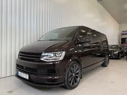 Mörkröd (röd) Begagnad 2016 VW Multivan Comfortline Minibuss | 315 000 kr (Dyr)