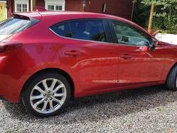 Röd Begagnad 2014 Mazda 3 Inclusive Halvkombi | 85 000 kr (Bra pris)
