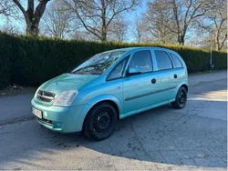 Grön Begagnad 2004 Opel Meriva Minibuss | 9 900 kr