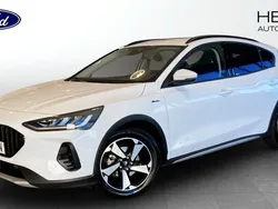 Vit (white) Ny 2024 Ford Focus Active Halvkombi | 219 900 kr (Superpris)