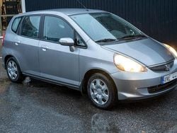 Silver Begagnad 2006 Honda Jazz Halvkombi | 31 000 kr (Marknadspris)