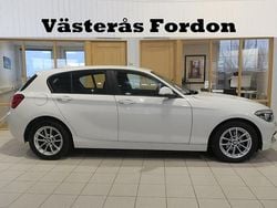 Vit Begagnad 2016 BMW 118 Advantage Halvkombi | 137 900 kr (Bra pris)