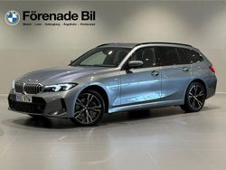 Grå (skyscraper grå metallic) Begagnad 2024 BMW 330e M Sport Kombi | 484 000 kr (Marknadspris)