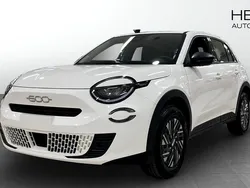 Vit (white) Ny 2024 Fiat 600 Pop SUV | 290 800 kr (Marknadspris)