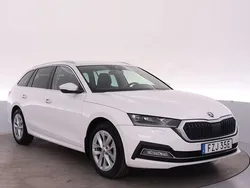 Vit Begagnad 2023 Skoda Octavia Kombi | 285 000 kr (Marknadspris)