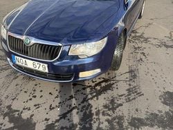 Blå Begagnad 2011 Skoda Superb Elegance Halvkombi | 55 000 kr (Marknadspris)