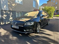 Svart Begagnad 2014 VW Passat R-line Kombi | 94 900 kr (Marknadspris)