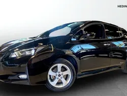 Svart (black) Begagnad 2022 Nissan Leaf N-Connecta Halvkombi | 189 900 kr (Marknadspris)