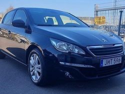 Svart Begagnad 2014 Peugeot 308 Active Halvkombi | 89 900 kr (Marknadspris)