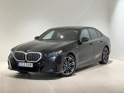 Svart Begagnad 2024 BMW 530e M Sport Sedan | 619 000 kr (Bra pris)