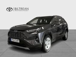 Mörkgrå Begagnad 2024 Toyota RAV4 Hybrid Executive SUV | 469 000 kr (Marknadspris)