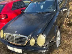 Svart Begagnad 2001 Mercedes CLK320 Avantgarde Sportkupé | 10 000 kr (Superpris)