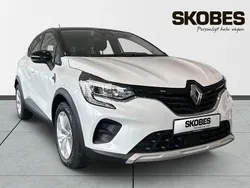 Vit Begagnad 2023 Renault Captur Equilibre SUV | 352 500 kr