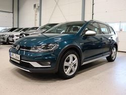 Mörkgrön (grön) Begagnad 2018 VW Golf Alltrack Kombi | 209 800 kr (Marknadspris)