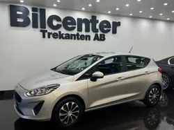 Grå Begagnad 2018 Ford Fiesta Trend Halvkombi | 69 900 kr