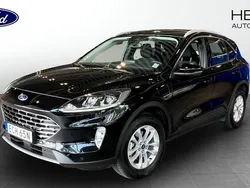 Svart (black) Begagnad 2022 Ford Kuga Titanium SUV | 269 900 kr (Marknadspris)