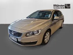 Ljusbrun Begagnad 2013 Volvo V60 Kinetic Kombi | 139 900 kr (Marknadspris)