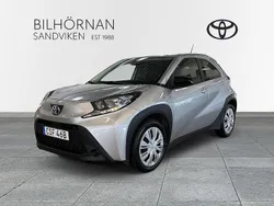 Silver Begagnad 2022 Toyota Aygo X-play Halvkombi | 169 900 kr (Marknadspris)