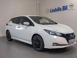 Vit Begagnad 2023 Nissan Leaf N-Connecta Halvkombi | 289 000 kr
