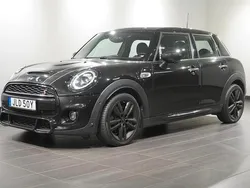 Svart Begagnad 2020 Mini Cooper Halvkombi | 259 800 kr (Marknadspris)