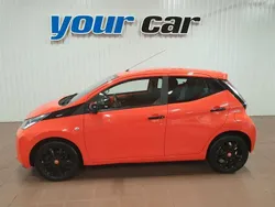 Orange (orangemetallic) Begagnad 2015 Toyota Aygo X-cite Halvkombi | 109 000 kr (Bra pris)