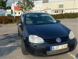 Blå Begagnad 2006 VW Golf V Trendline Halvkombi | 18 000 kr (Marknadspris)