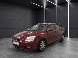 Röd Begagnad 2004 Toyota Avensis Kombi | 24 900 kr (Marknadspris)