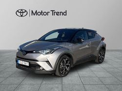 Mörkgrå (grå) Begagnad 2017 Toyota C-HR Style SUV | 199 900 kr (Marknadspris)
