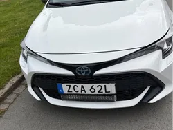 Vit Begagnad 2020 Toyota Corolla Hybrid Life Halvkombi | 145 000 kr (Marknadspris)