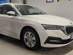 Vit Begagnad 2022 Skoda Octavia G-TEC Kombi | 154 900 kr (Superpris)