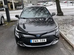 Svart Begagnad 2023 Toyota Corolla Style Kombi | 237 000 kr (Superpris)