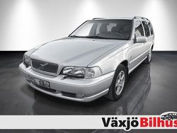 Ljusgrå Begagnad 2000 Volvo V70 Standard Kombi | 69 900 kr