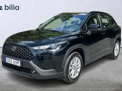 Svart Begagnad 2024 Toyota Corolla Cross Active SUV | 399 900 kr (Lite dyr)