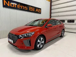 Orange Begagnad 2017 Hyundai Ioniq Premium Sedan | 139 000 kr (Marknadspris)