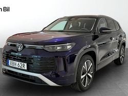 Ultraviolett Ny 2025 VW Tayron Edition SUV | 439 900 kr (Bra pris)
