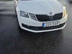 Vit Begagnad 2018 Skoda Octavia Kombi | 119 000 kr (Superpris)
