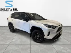 Vit Begagnad 2019 Toyota RAV4 Hybrid Style SUV | 359 000 kr (Marknadspris)
