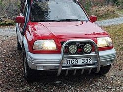 Röd Begagnad 2000 Suzuki Grand Vitara SUV | 37 000 kr