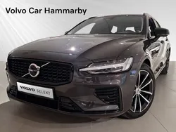 Grå Begagnad 2024 Volvo V60 Plus Kombi | 499 900 kr (Marknadspris)