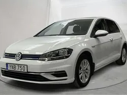 Vit Begagnad 2018 VW Golf VII | 130 000 kr