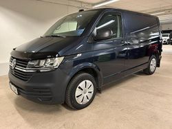 Blå (starlight blue metallic) Begagnad 2023 VW T6.1 Comfortline Van | 359 900 kr (Superpris)