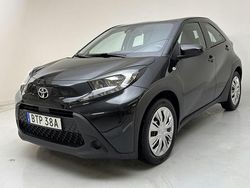 Svart Begagnad 2022 Toyota Aygo X Play SUV | 134 800 kr (Superpris)