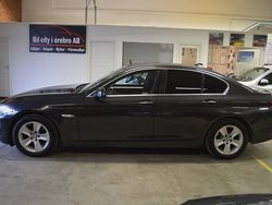 Grå Begagnad 2010 BMW 520 Sedan | 114 900 kr (Lite dyr)