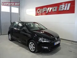 Svart Begagnad 2014 VW Polo Comfortline Halvkombi | 137 000 kr (Marknadspris)