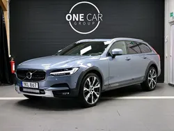 Ljusblå (blå) Begagnad 2017 Volvo V90 CC Inscription Kombi | 399 900 kr (Dyr)
